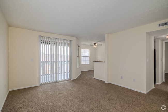 The Kentucky Derby - 676SF - Living Room - Hunt Club Apartments