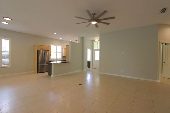 Photo - 117 Hampton Cir