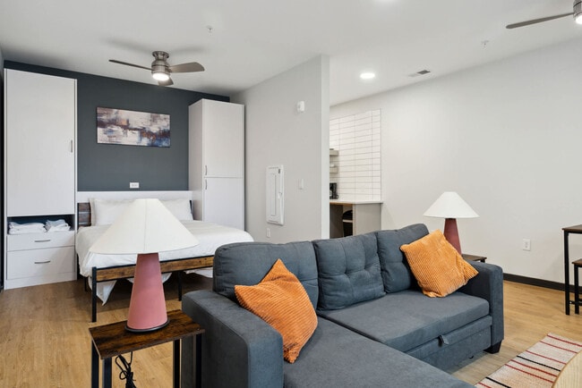 Building Photo - 423 E Michigan St Unit ID1032108P