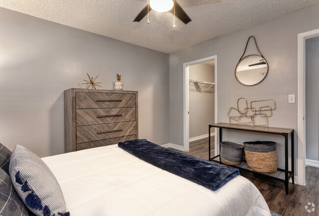 The Red Wood - 1BD/1BA - 675 SqFt - Bedroom view with Walk-In Closet - Sherwood Oaks