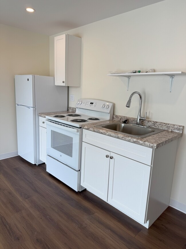 Photo - 162 Narragansett St