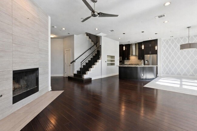 Building Photo - 8110 RANCH ROAD 2222 Unit 98