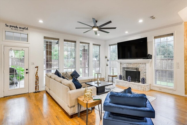 Building Photo - 913 Tipton Rd Unit ID1056389P