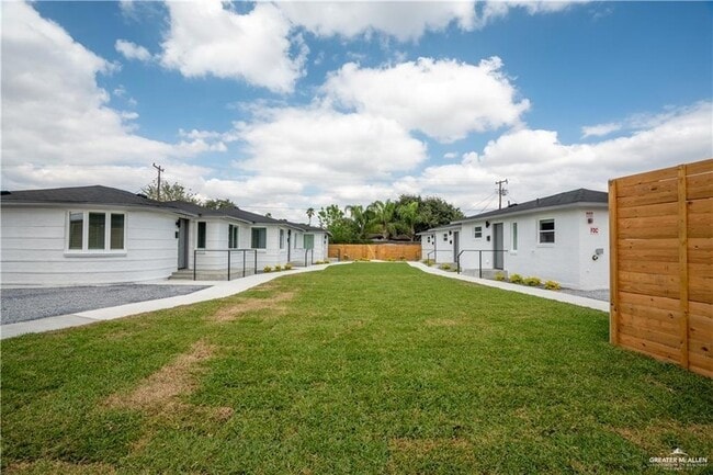 Photo - 802 Redwood Ave Unit 1