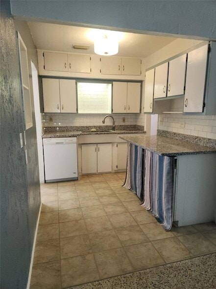 Photo - 13406 Boca Ciega Ave Unit 4