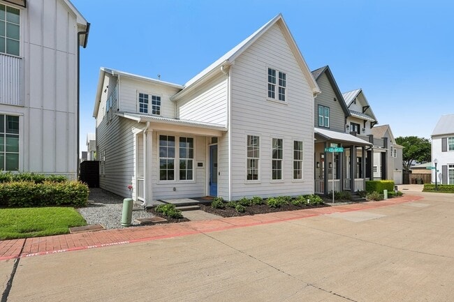 Photo - 708 Wooster Ln