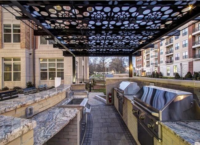 Photo - 5725 Carnegie Blvd Unit SI ID1344161P