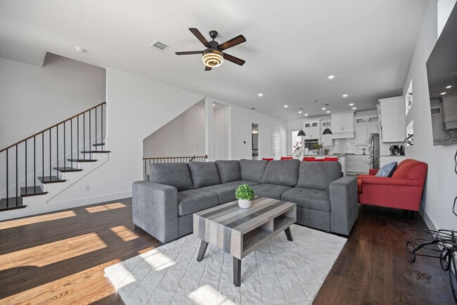 Photo - 516 Secretariat Dr Unit ID1355606P