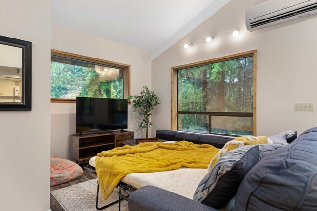 Photo - 901 Center St NE Unit ID1036027P