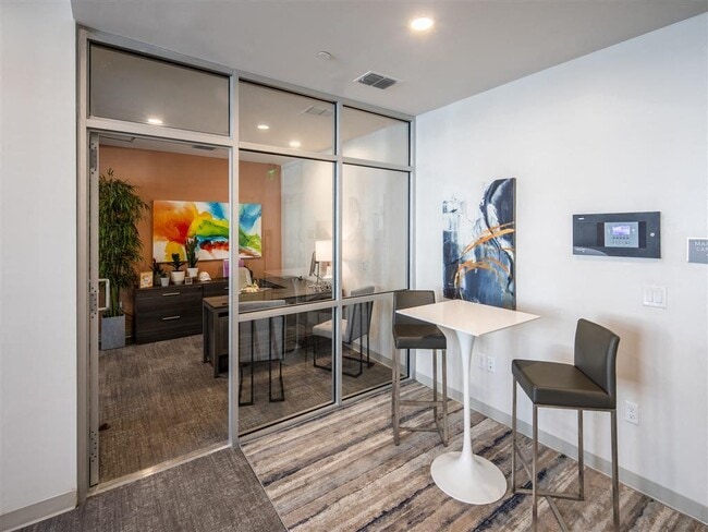 Photo - 10X Tarpon Springs