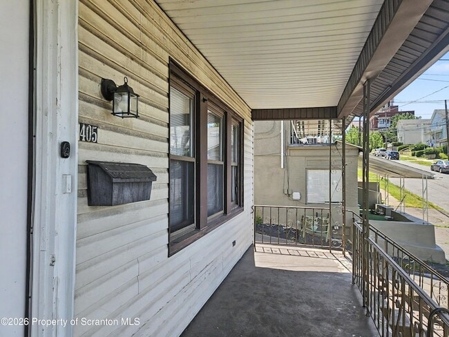 Photo - 405 Fig St