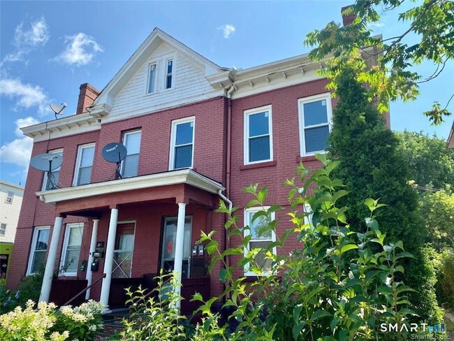 Building Photo - 206 Franklin Ave