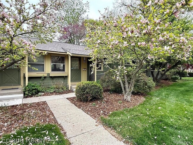 Photo - 2824 Whitewood St