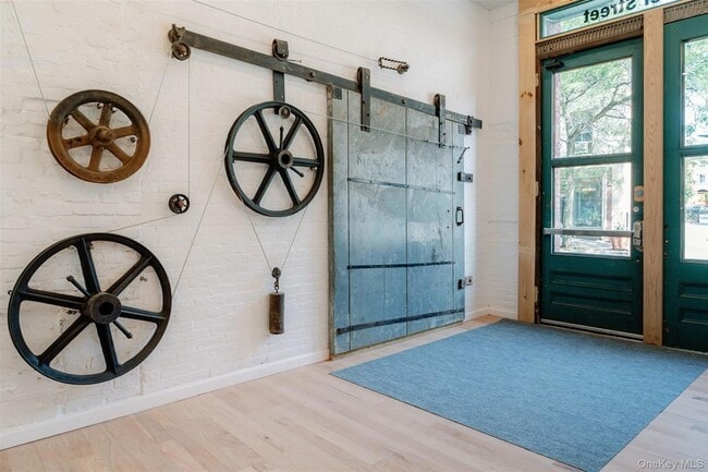 Photo - 155 S River St