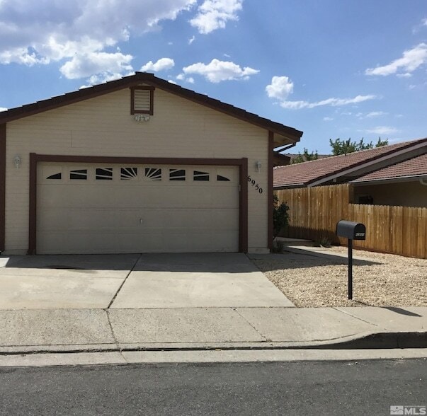 Building Photo - 6950 Forsythia Way