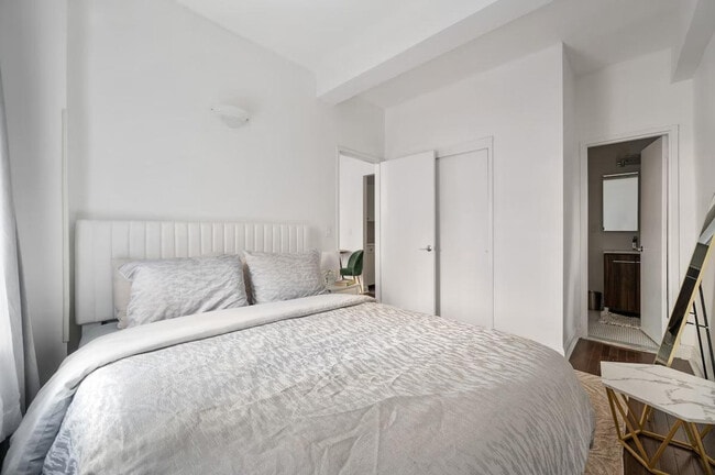 Photo - 132 E 45th St Unit ID1323890P