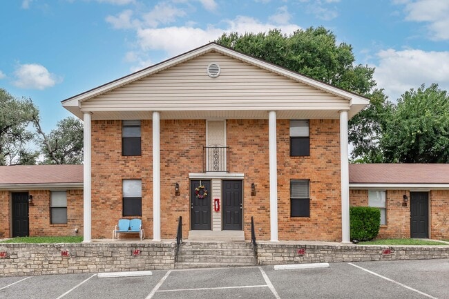 Building Photo - The Hunnington Townhomes