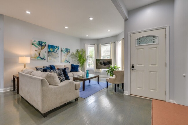 Photo - 4904 W Fulton St Unit ID1305523P