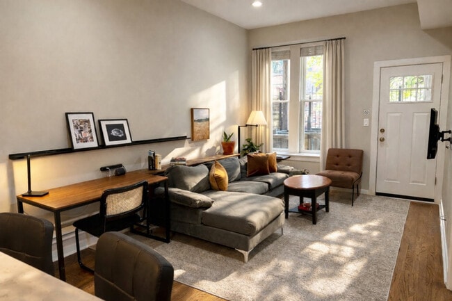 Building Photo - 736 N Throop St Unit SI ID1379065P