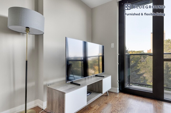 Photo - 5910 N Sheridan Rd Unit FL4-ID1276