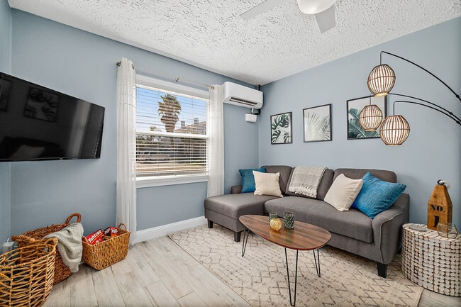 Building Photo - 106 11th St Unit ID1281936P