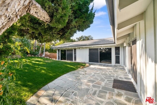 Photo - 1127 Angelo Dr