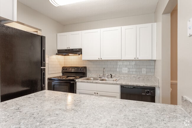 The Hudson Apartments in Fayetteville, NC 2BR, 1.5BA - 970SF - Kitchen - The Hudson