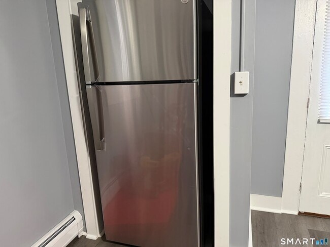 Photo - 106 Rockwell St