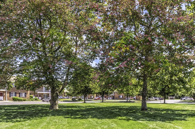 Photo - River's Bend Apartments