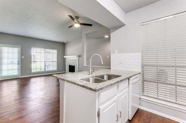 Photo - 3140 Devonshire Dr Unit 133