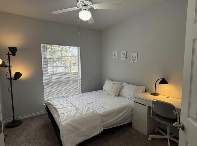 Photo - 911 W 22nd St Unit ID1318670P