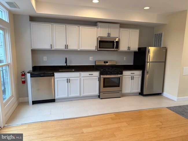 Photo - 532 8th St SE Unit 3