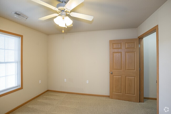 2BR, 2BA - 900 SF - The Courtyards at Cherry Creek