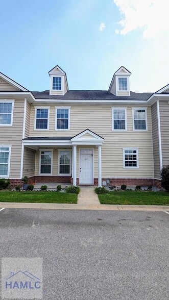 Building Photo - 605 Atkinson Dr