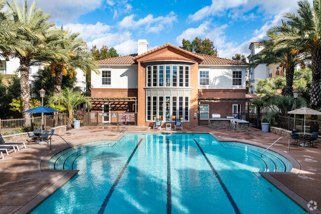 Building Photo - Park Central