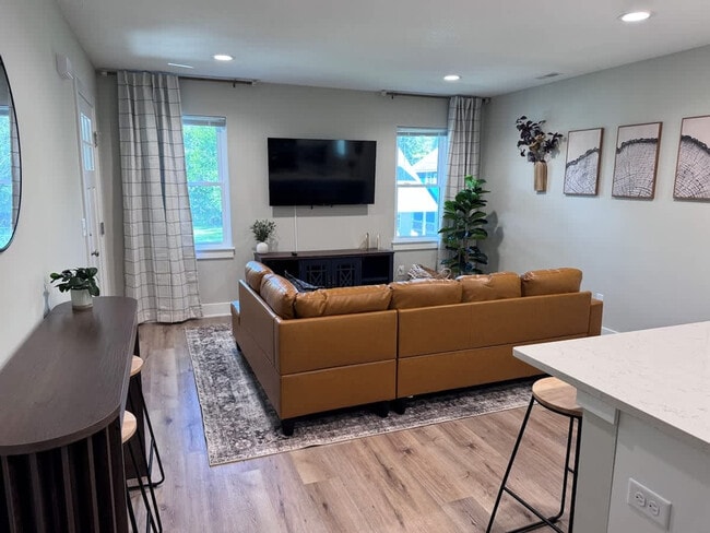 Photo - 1249 Kinsmoor Ave Unit SI FL1-ID1460941P