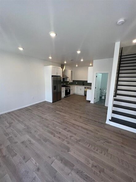 Photo - 188 Van Horne St