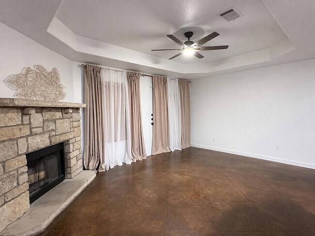 Photo - 430 Summit Ridge Dr N