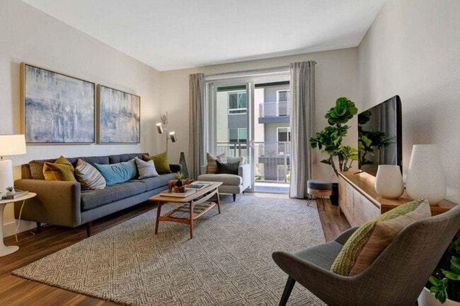 Building Photo - 345 E McKinley Ave Unit ID1267976P