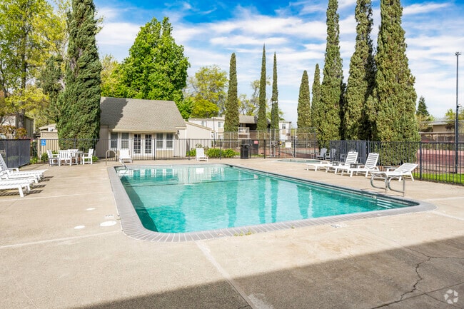 Pool - Legacy Park Apartments