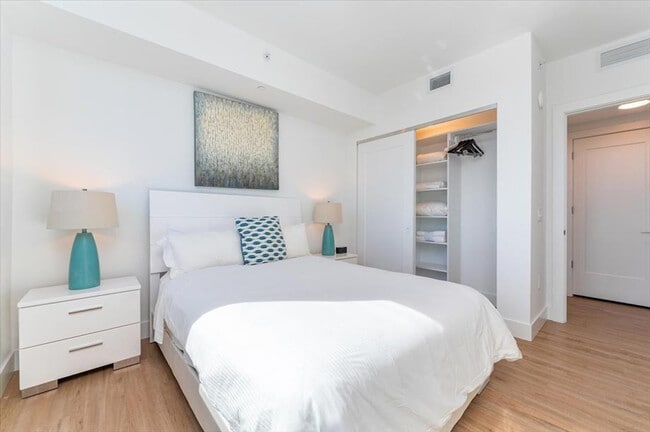 Photo - 460 NE 5th St Unit ID1040095P