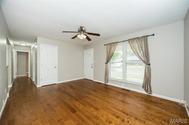 Photo - 4 Countryside Dr