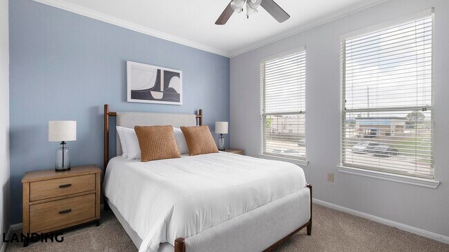 Photo - 14807 Woodland Hills Dr Unit 6202