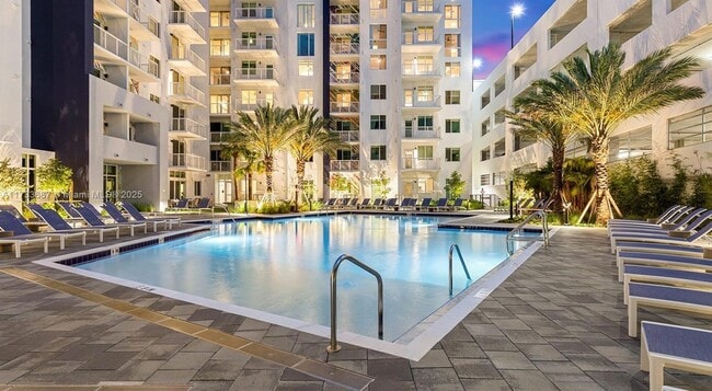 Building Photo - 740 N Dixie Hwy Unit A4