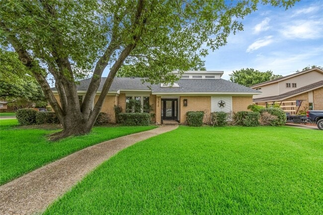 Building Photo - 13826 Wooded Creek Ct