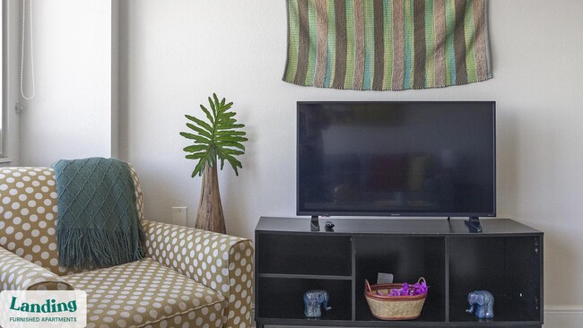 Photo - 305 Dr. M.L.K. Jr St S Unit 804.1403638