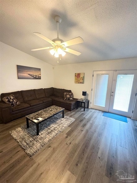Photo - 4009 Shorewood Dr