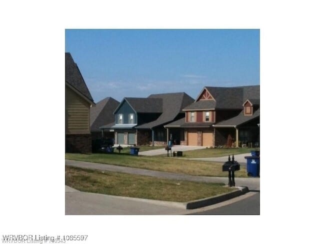 Building Photo - 1415 Willowbrook Cir