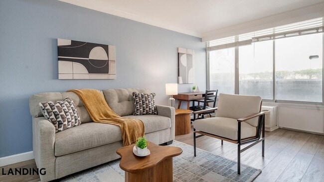 Building Photo - 2851 Maingate Village Cir Unit 11-202