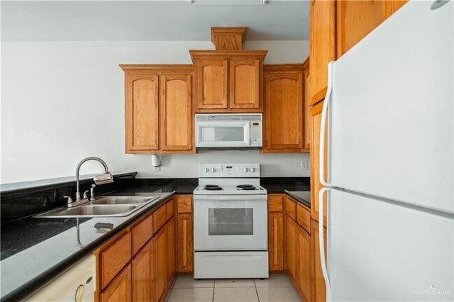 Photo - 3036 Scottland Dr Unit 2
